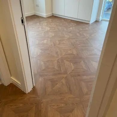 Ламінат Quick Step Impressive Patterns 4162 Дуб Шеврон Коричневий - Зображення 5