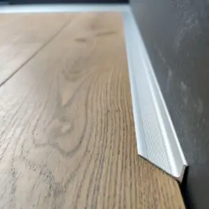 Плінтус алюмінієвий Антиплінтус Kluchuk Анодований